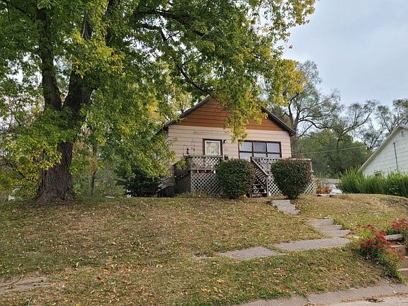3rd image of 725 S 10th St