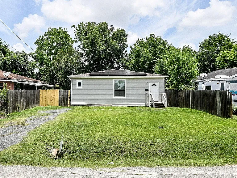 4137 Galesburg St — Photo 2
