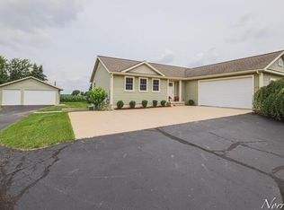 7 Summerwyn Dr SE, Caledonia, MI 49316