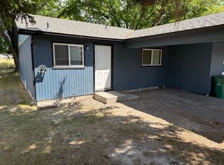 612 3rd St #4, Merrill, OR 97633