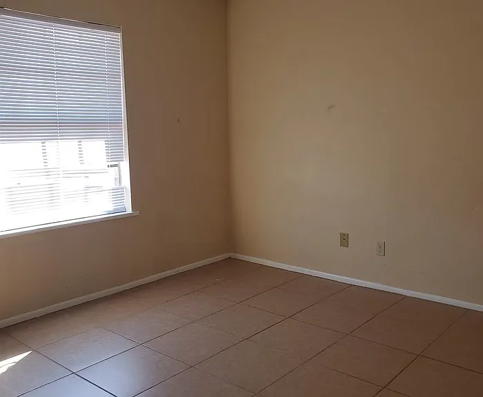 502 E Davis St #22 — Photo 7