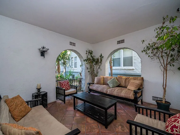 Chateau El Cerrito Apartments — Photo 14