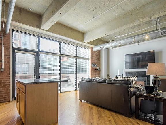 3rd image of 2029 Grand Ave