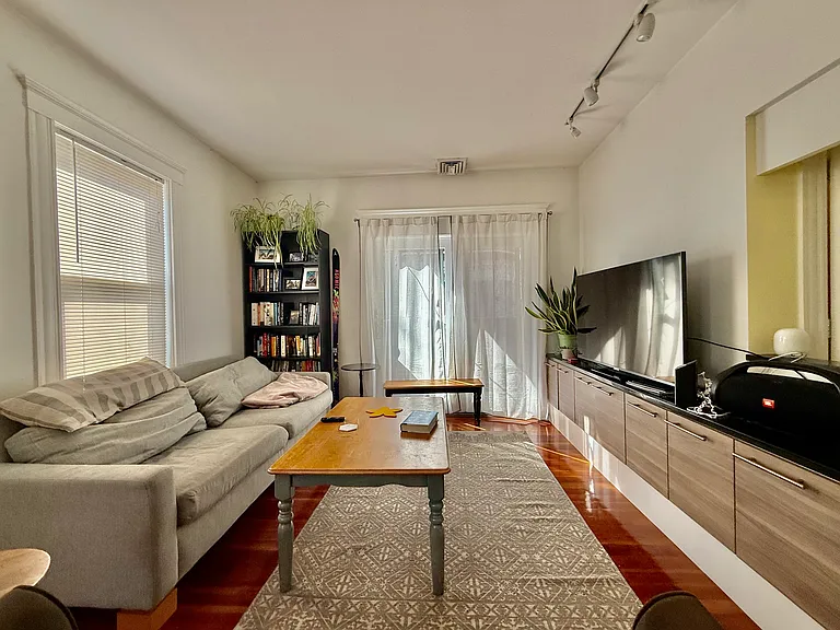 27 Fainwood Cir #3 — Photo 4