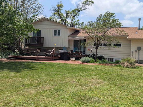 114 N Adams St, Hillsboro, KS 67063
