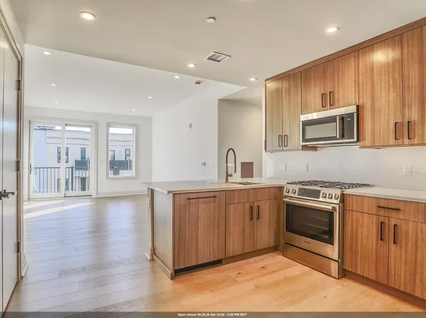 921 Madison Street image 1 of 37