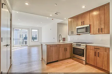921 Madison Street, #403