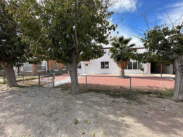902 Orange St — Photo 30