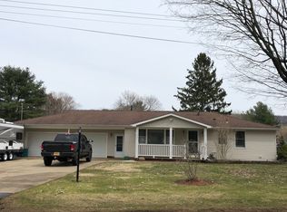 7651 Endress Rd, Hamburg, NY 14075