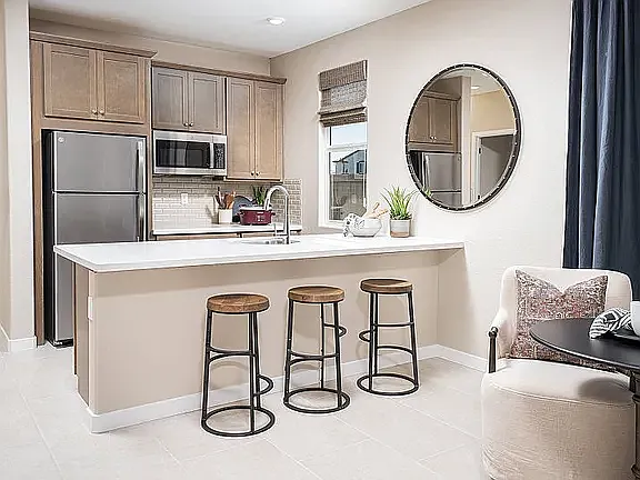 6808 Oyster Point Ln — Photo 2