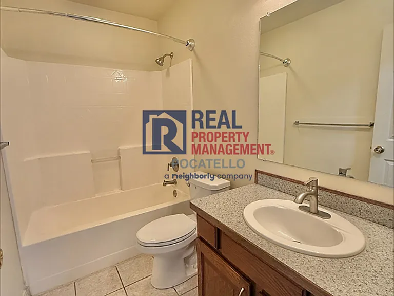 4734 & 4736 Heidi Ct — Photo 14