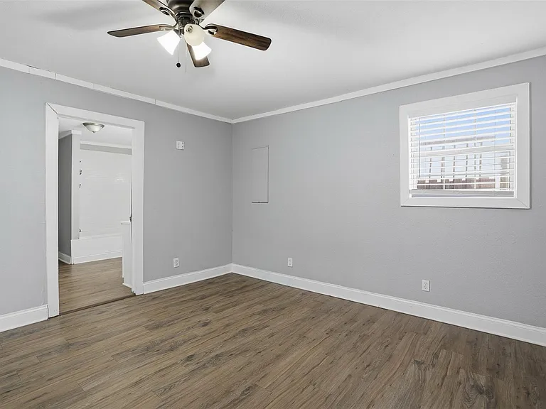308 W Lamm St — Photo 10