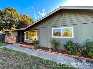 1595 Mistletoe St, Eugene, OR 97402