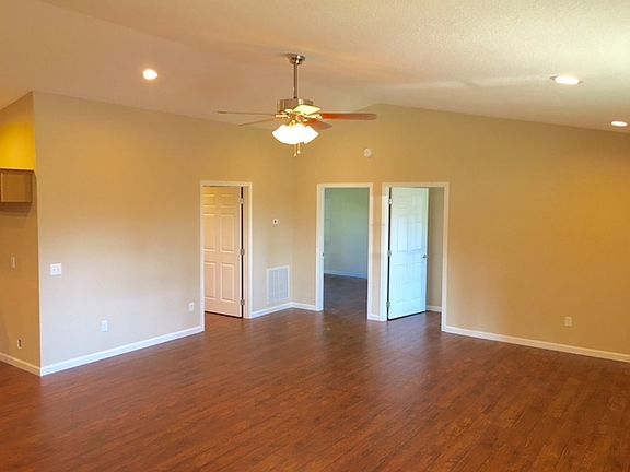 4th image of 23 Sharon Dr