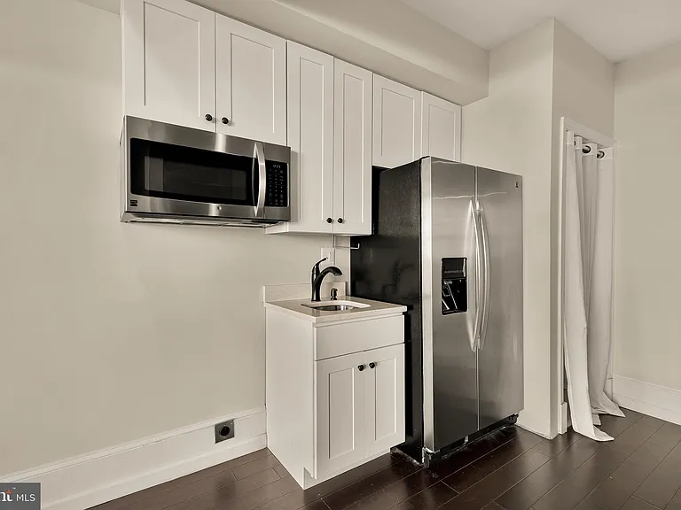 1609 Levis St NE — Photo 8