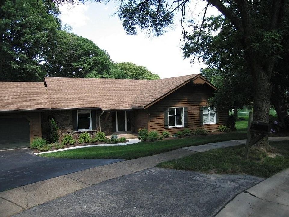 1st image of 16001 Park Forest Ct