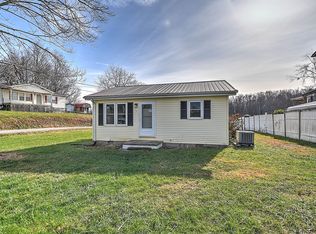 214 Taylor Ave, Johnson City, TN 37601