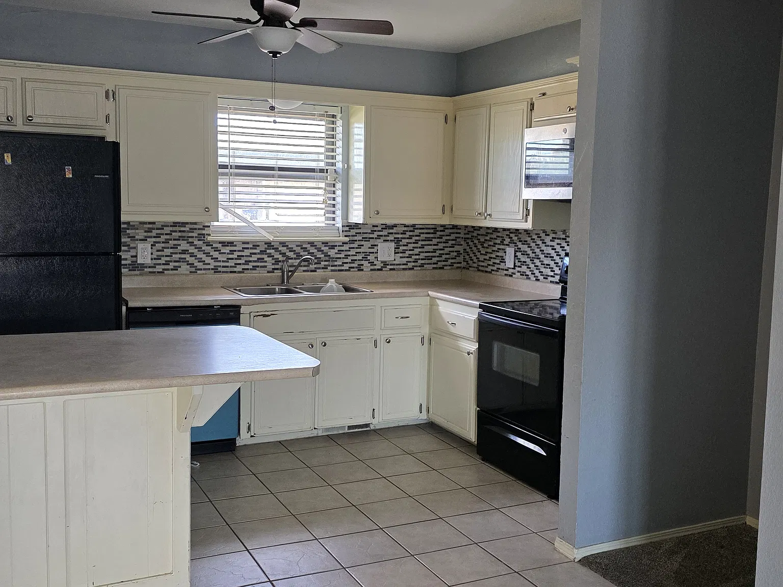 3 bed, 1296 sqft, $1,550 — Photo 4