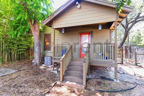 403 San Saba St #A Photo 1