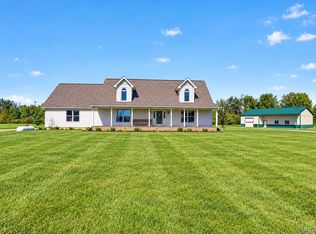 800 Mary Lee Dr, Carleton, MI 48117
