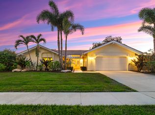 12426 Sawgrass Ct, Wellington, FL 33414