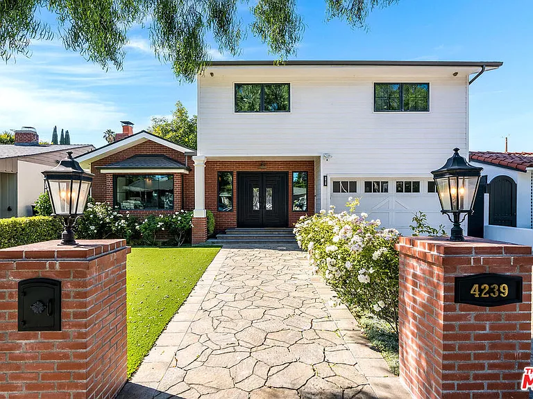 4239 W McFarlane Ave — Photo 1