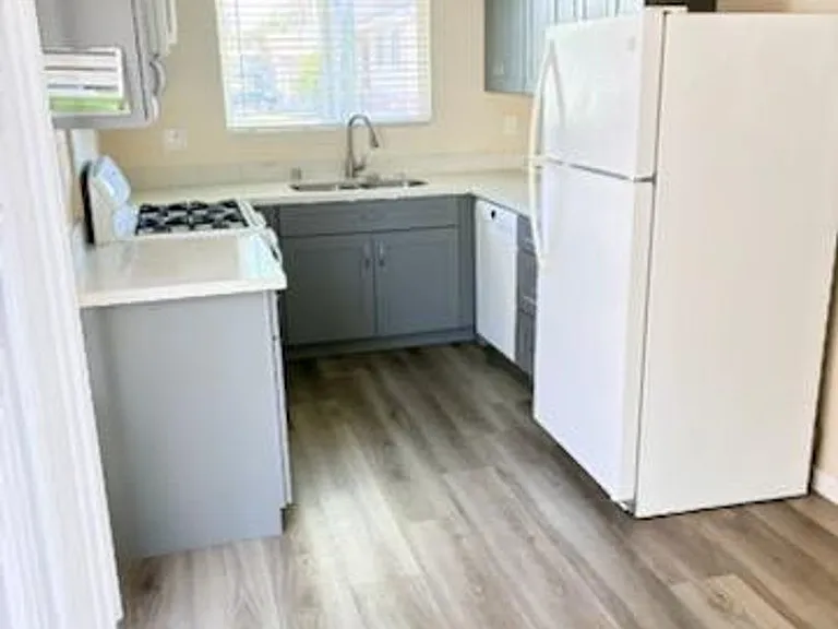 451 Carneros Ave #B — Photo 5