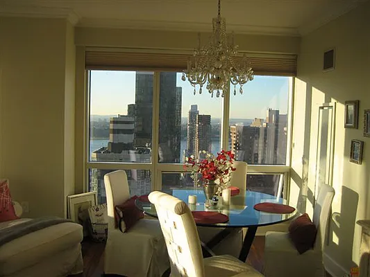 Rented by Sotheby's International Realty | media 25