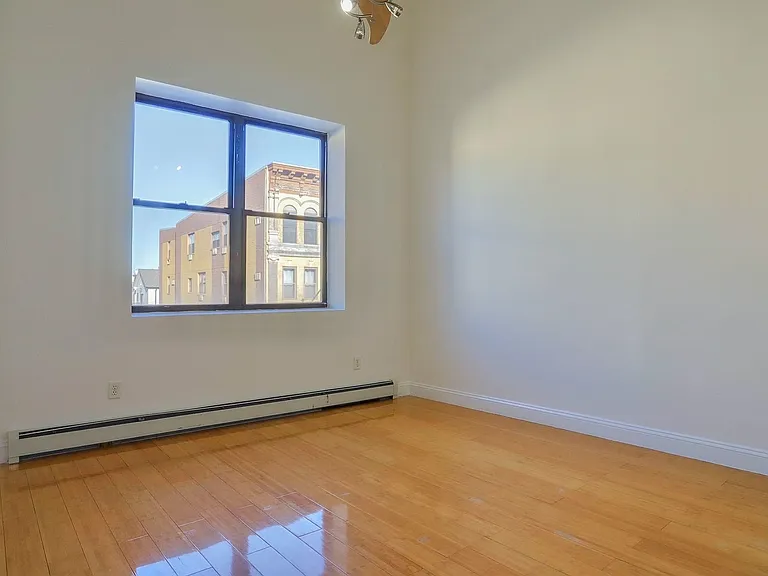 410 Central Ave #2D — Photo 2