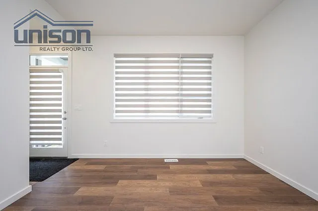585 Savanna Dr NE — Photo 2