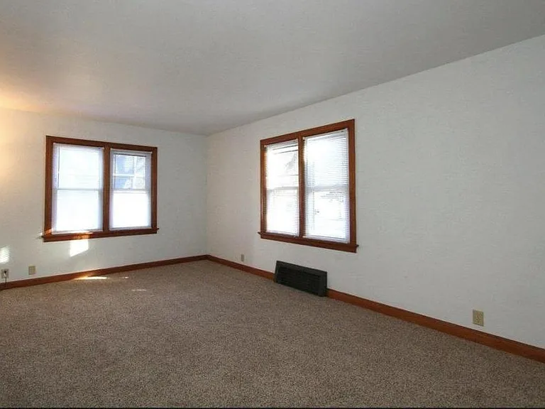 116 Harrison Ave — Photo 2