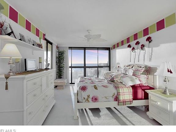 5th image of 26235 Hickory Blvd APT 9D