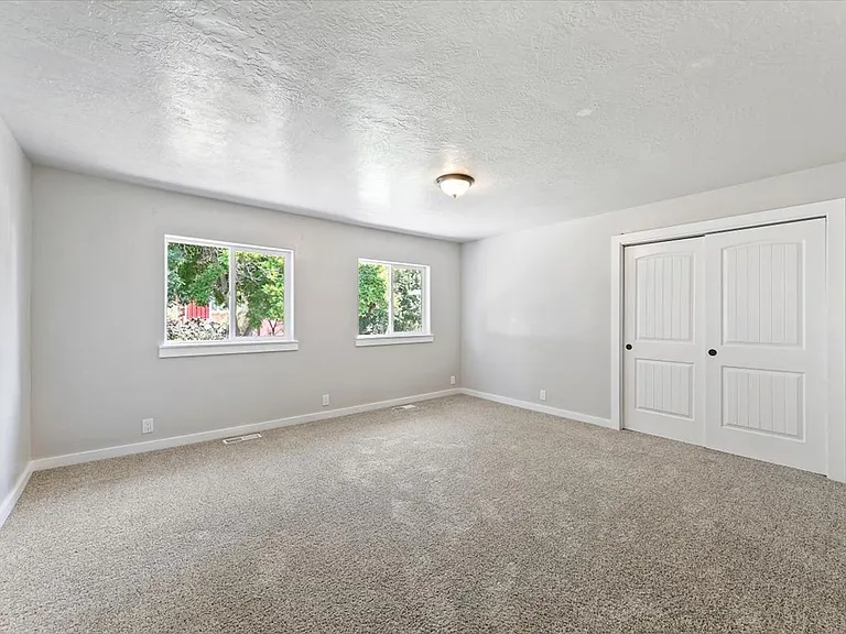 297 Bard Ave — Photo 11