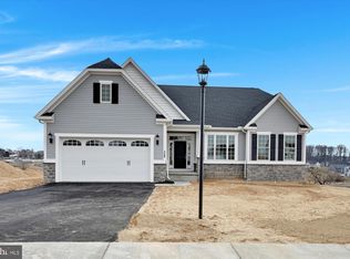 110 Stonewicke Dr #83, Hanover, PA 17331