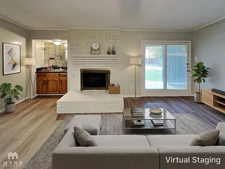 209 Los Santos Dr — Photo 2