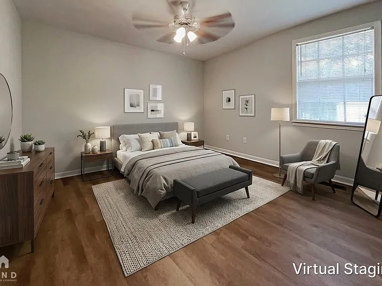 2624 Garry St — Photo 3