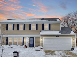 2110 Berry Ct, Schaumburg, IL 60194