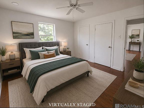 3rd image of 4778 Broadway St