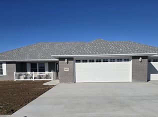 10875 Broadacre Dr, Holts Summit, MO 65043