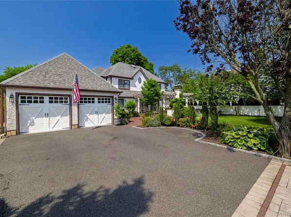 7 Yorkshire Road, Rockville Centre, NY 11570