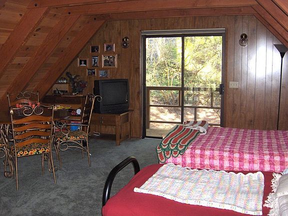 3rd image of 1857 Tamarack Dr
