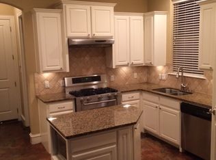 2609 N Garrett Ave, Dallas, TX 75206