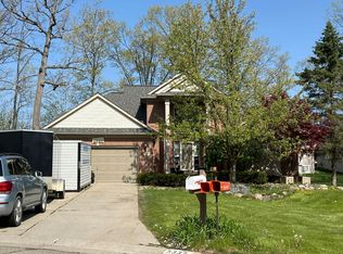 5332 Sandalwood Ct, Grand Blanc, MI 48439