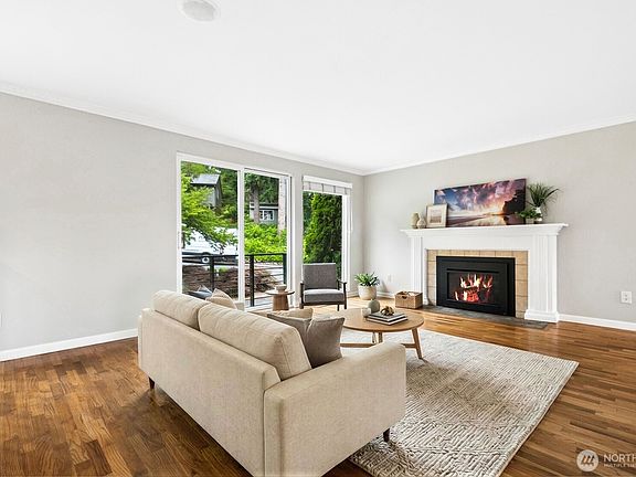 4th image of 304 128th Avenue SE