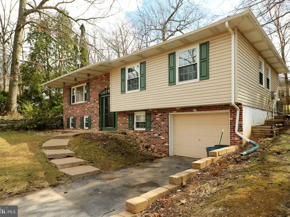 357 Oakley Dr, State College, PA 16803