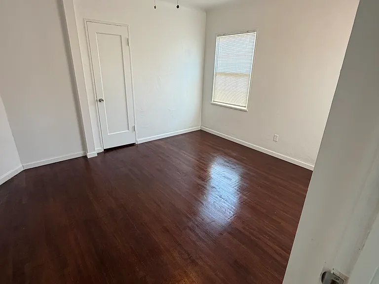 1801 Brokaw Ave #3A — Photo 2