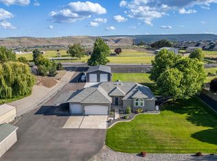 92104 E Sagebrush Rd, Kennewick, WA 99338