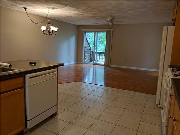 3rd image of 120 Rocky Brook Way