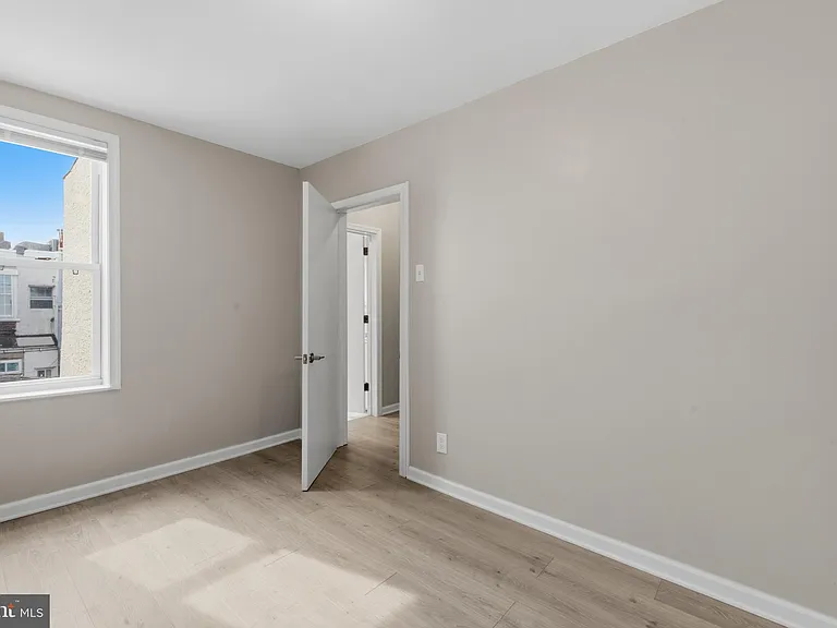 2340 S Hutchinson St — Photo 24