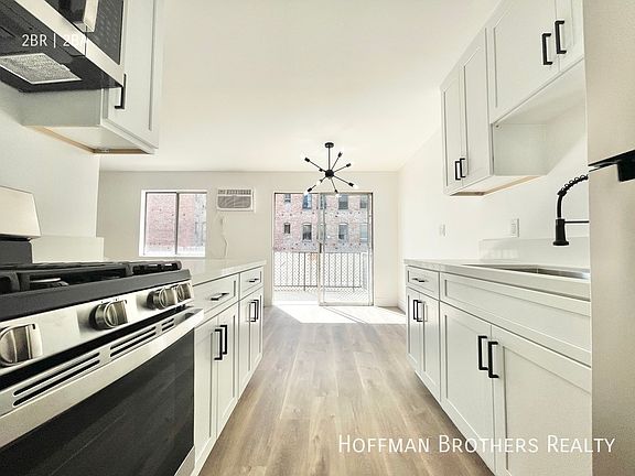 5th image of 239 S Harvard Blvd #8A